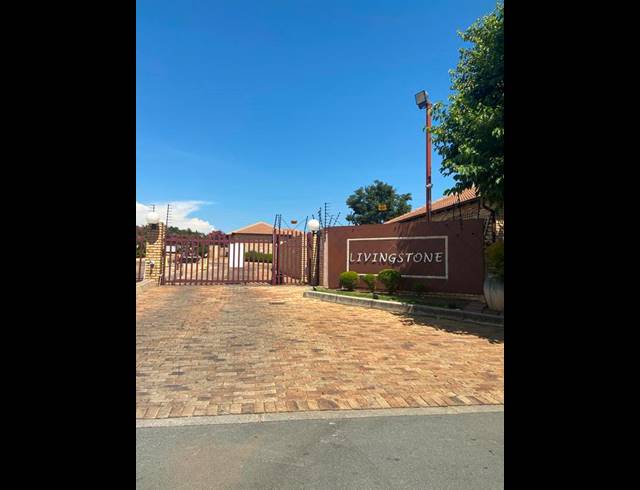 2 BEDROOM APARTMENT FOR SALE IN NOORDWYK